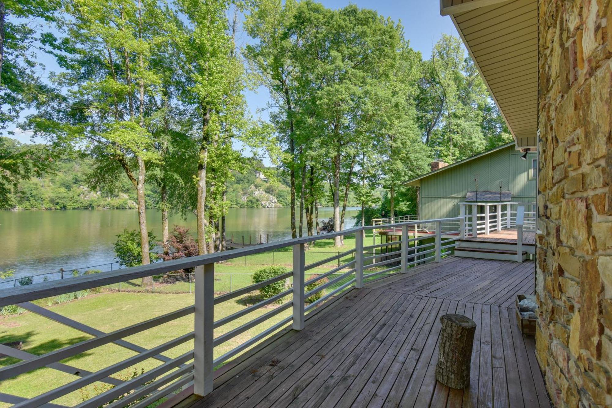 Lakefront Retreat With Deck, Dock And Resort Amenities Hot Springs Exterior photo