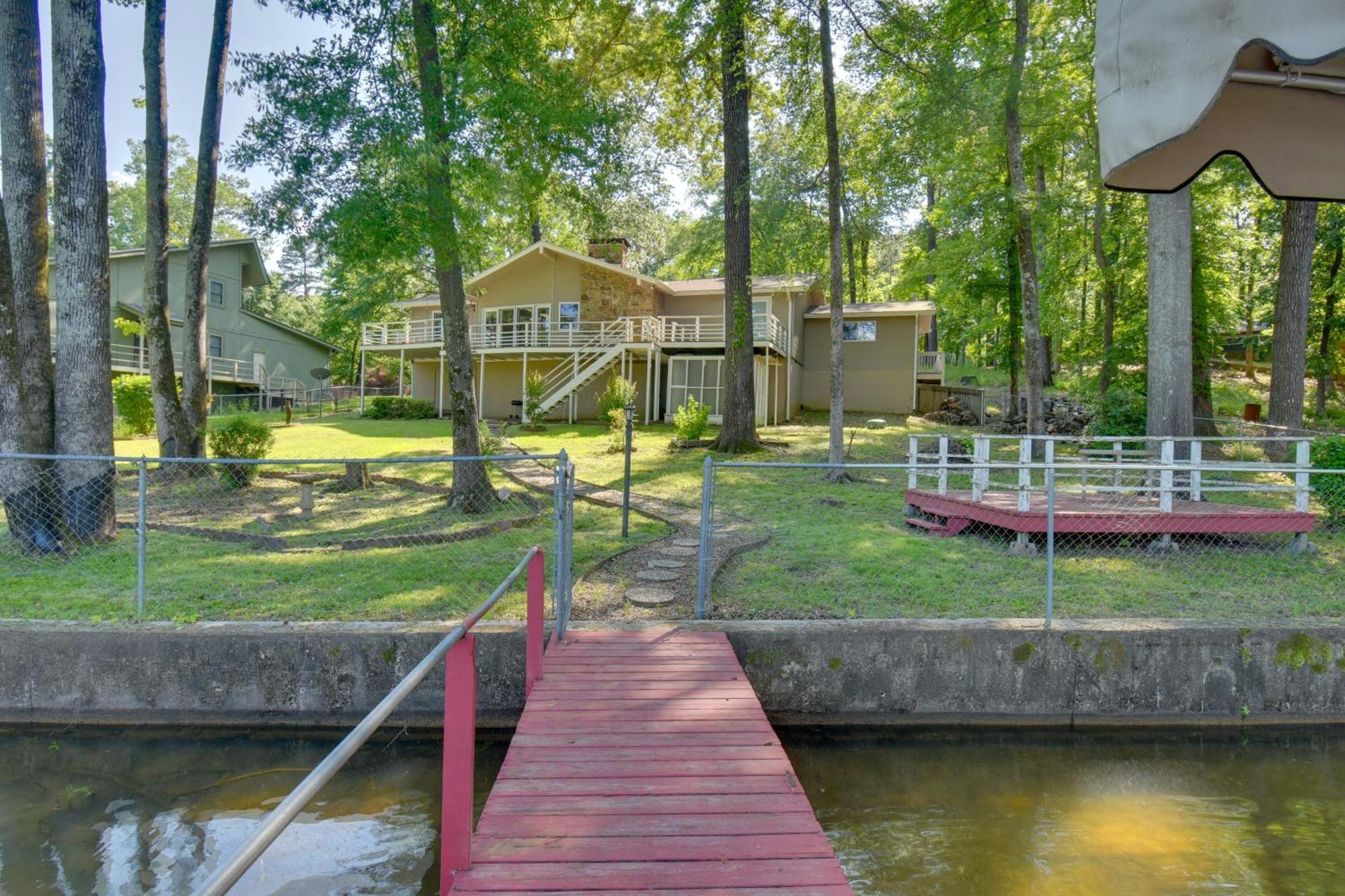 Lakefront Retreat With Deck, Dock And Resort Amenities Hot Springs Exterior photo